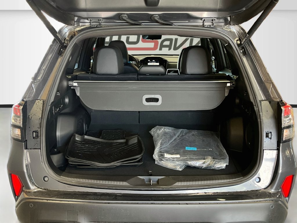 Used 2025 Subaru Forester Touring AWD/4WD image 28