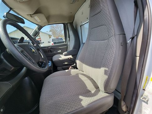 Used 2017 Chevrolet Express 3500 image 13