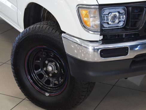 Used 1996 Toyota Tacoma 2WD Xtracab image 4