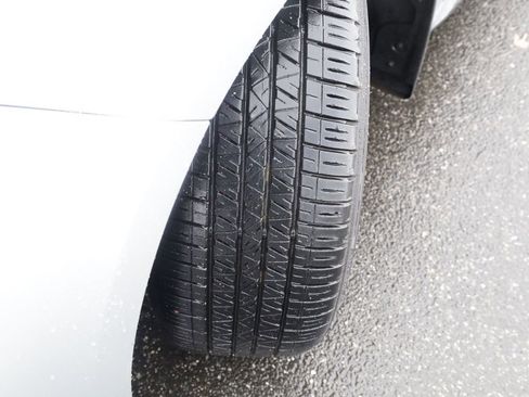 Certified 2025 Toyota Corolla SE w/ SE Premium Package image 4