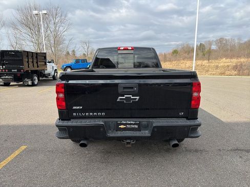 Used 2018 Chevrolet Silverado 1500 LT w/ Midnight Edition image 8