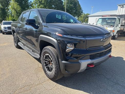 Used 2026 Chevrolet Silverado EV Trail Boss AWD/4WD image 5