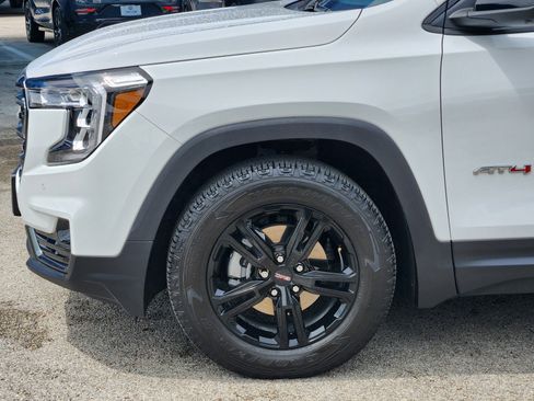 Used 2024 GMC Terrain AT4 w/ Infotainment Package II AWD/4WD image 27