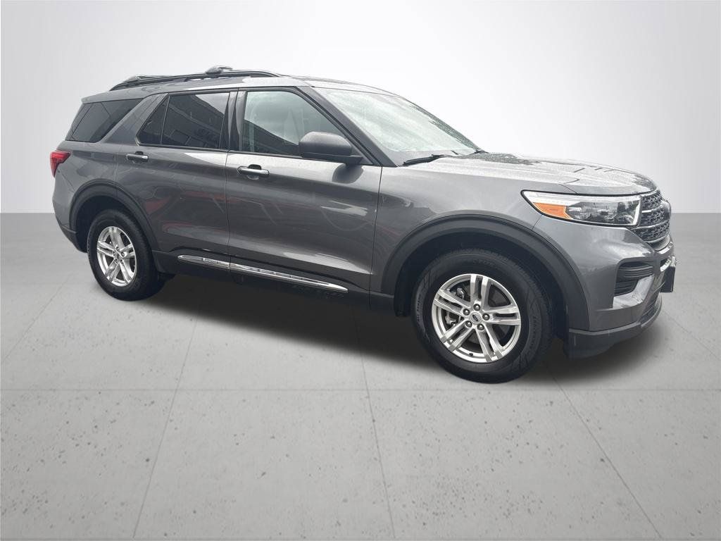 Used 2023 Ford Explorer XLT AWD/4WD image 4