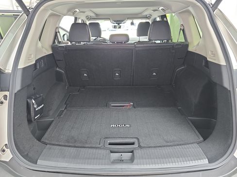 Certified 2023 Nissan Rogue Platinum w/ Platinum Premium Package AWD/4WD image 12