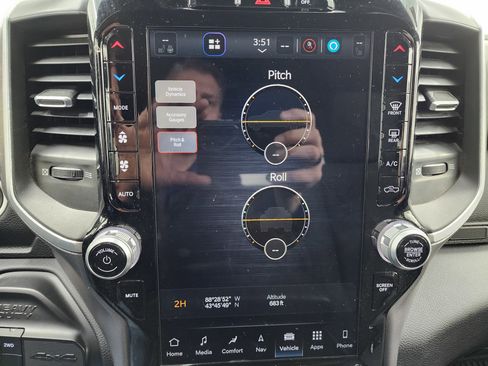 Used 2024 RAM 3500 Big Horn w/ Night Edition image 59