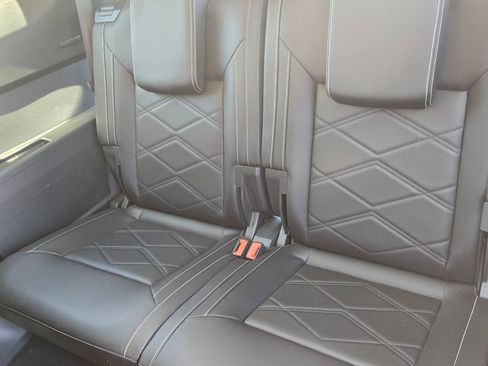 Certified 2024 Volkswagen Atlas SE FWD image 14