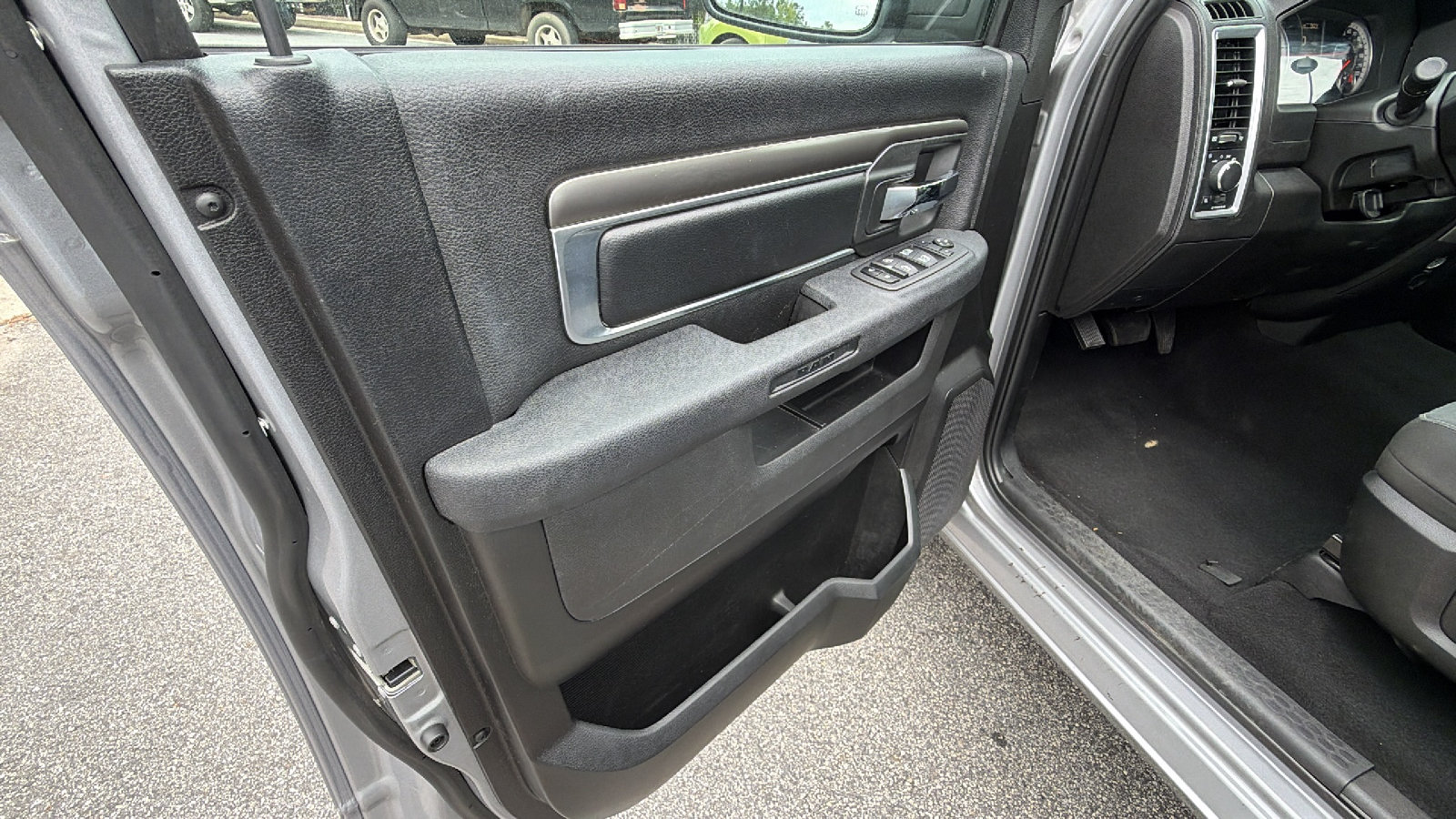 Used 2024 RAM 1500 Warlock RWD image 14