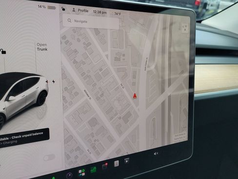 Used 2023 Tesla Model Y Long Range AWD/4WD image 14