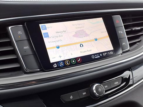 Used 2024 Buick Enclave Premium image 9