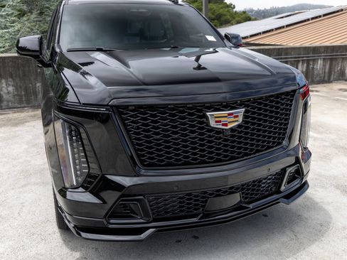 Used 2026 Cadillac Escalade V AWD/4WD image 15