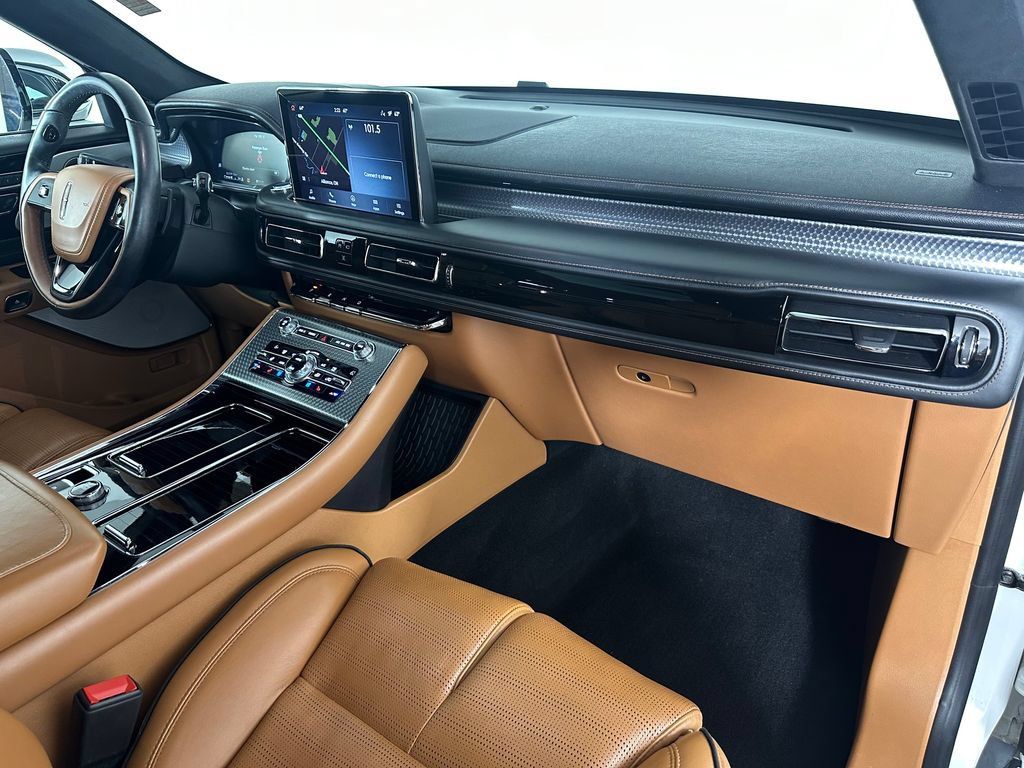 Used 2020 Lincoln Aviator Black Label w/ Dynamic Handling Package AWD/4WD image 34
