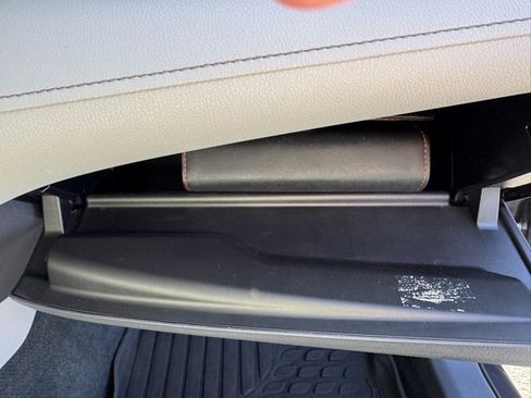 Used 2022 Toyota Camry SE image 36