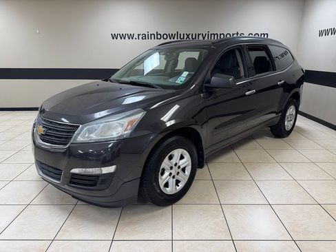 Used 2015 Chevrolet Traverse LS image 3