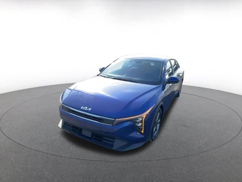 Used 2025 Kia K4 LXS image 7