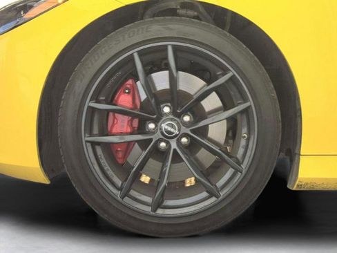 Used 2024 Nissan Z Performance w/ Floor Mat Package RWD image 9
