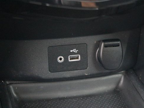 Used 2018 Nissan Rogue SV image 29