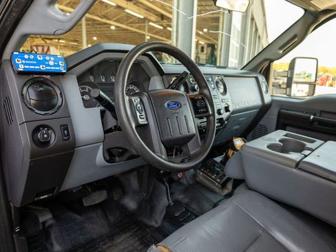 Used 2016 Ford F550 4x4 SuperCab Super Duty image 9