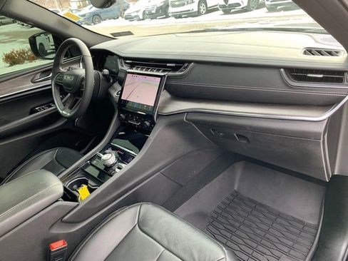 Used 2023 Jeep Grand Cherokee Overland w/ MOPAR Finishing Package image 13