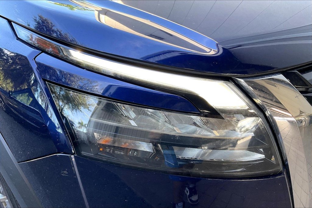 Used 2025 Nissan Pathfinder SV AWD/4WD image 26