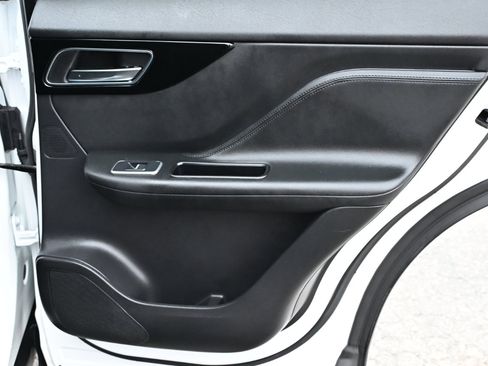 Used 2020 Jaguar F-PACE Premium image 34