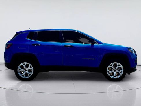 Used 2025 Jeep Compass Sport AWD/4WD image 3