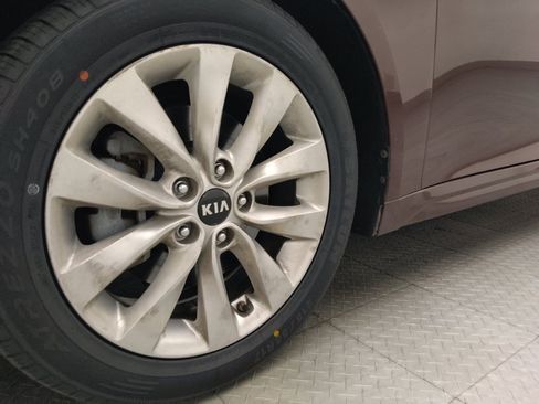 Used 2016 Kia Optima LX FWD image 31