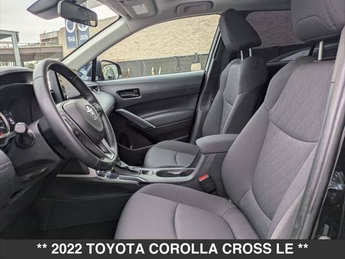 Used 2022 Toyota Corolla Cross LE w/ Moonroof Package AWD/4WD image 17