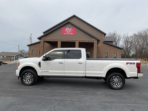 Used 2017 Ford F350 Platinum w/ Platinum Ultimate Package image 2