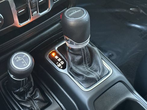 Used 2025 Jeep Gladiator Sport AWD/4WD image 20