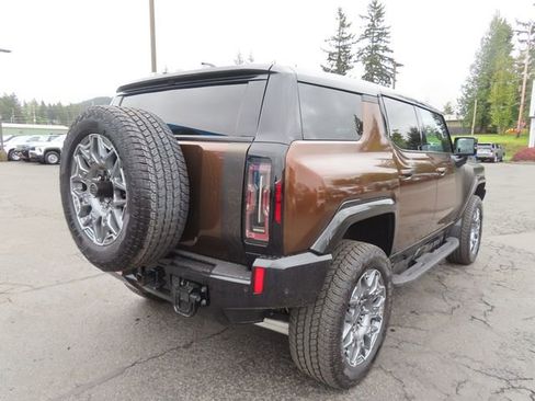 Used 2024 GMC Hummer EV 3X w/ LPO, Illumination Package AWD/4WD image 8