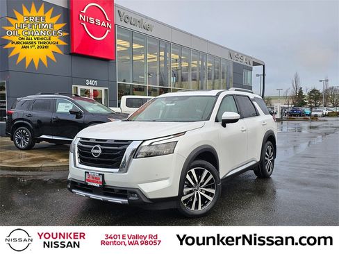 New 2025 Nissan Pathfinder Platinum image 1