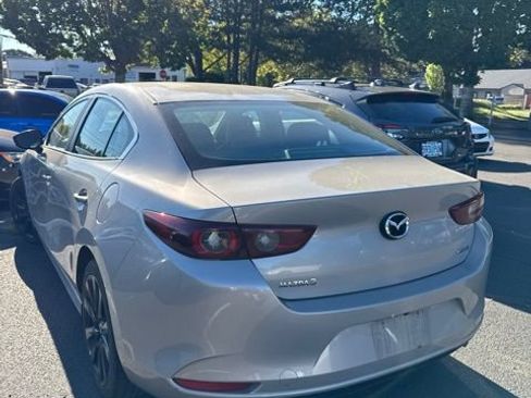Used 2024 MAZDA MAZDA3 s FWD image 4