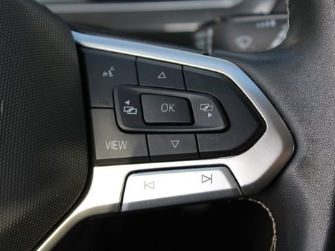 Used 2022 Volkswagen Tiguan SE FWD image 25