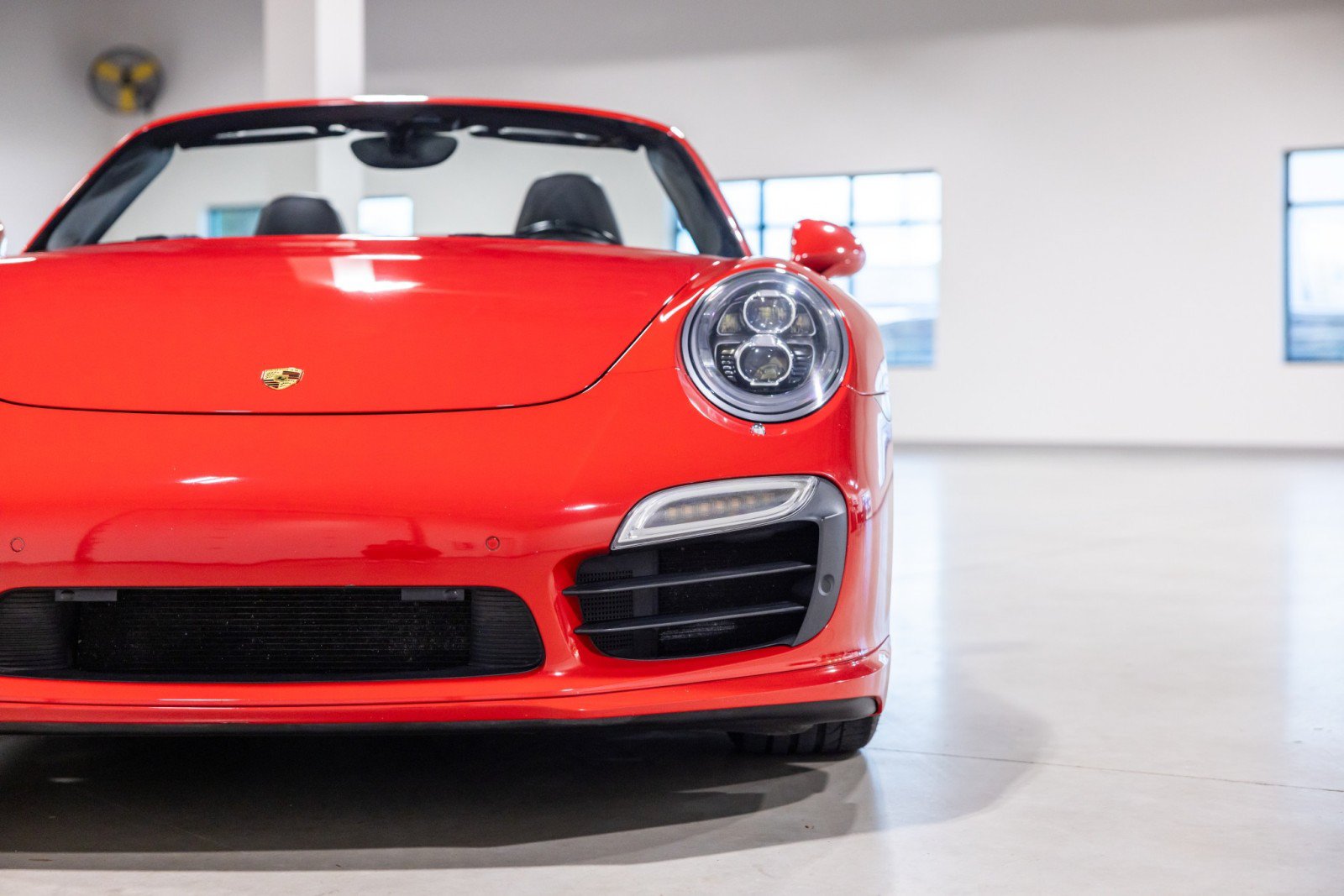 Used 2014 Porsche 911 Turbo S AWD/4WD image 19