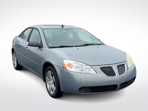 Used 2009 Pontiac G6 Sedan w/ Sun And Sound Package image 3