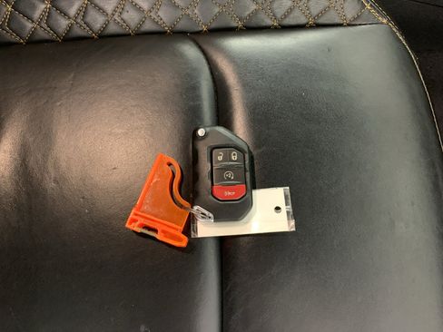 Used 2021 Jeep Wrangler Unlimited Sahara AWD/4WD image 41