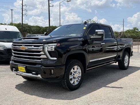 Used 2024 Chevrolet Silverado 2500 High Country w/ High Country Premium Package image 4
