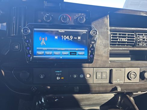 Used 2021 Chevrolet Express 2500 LS w/ Enhanced Convenience Package image 38