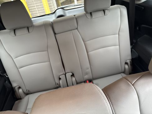 Used 2021 Honda Pilot Touring image 32