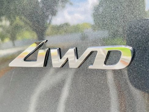 Used 2025 Genesis GV70 2.5T image 15