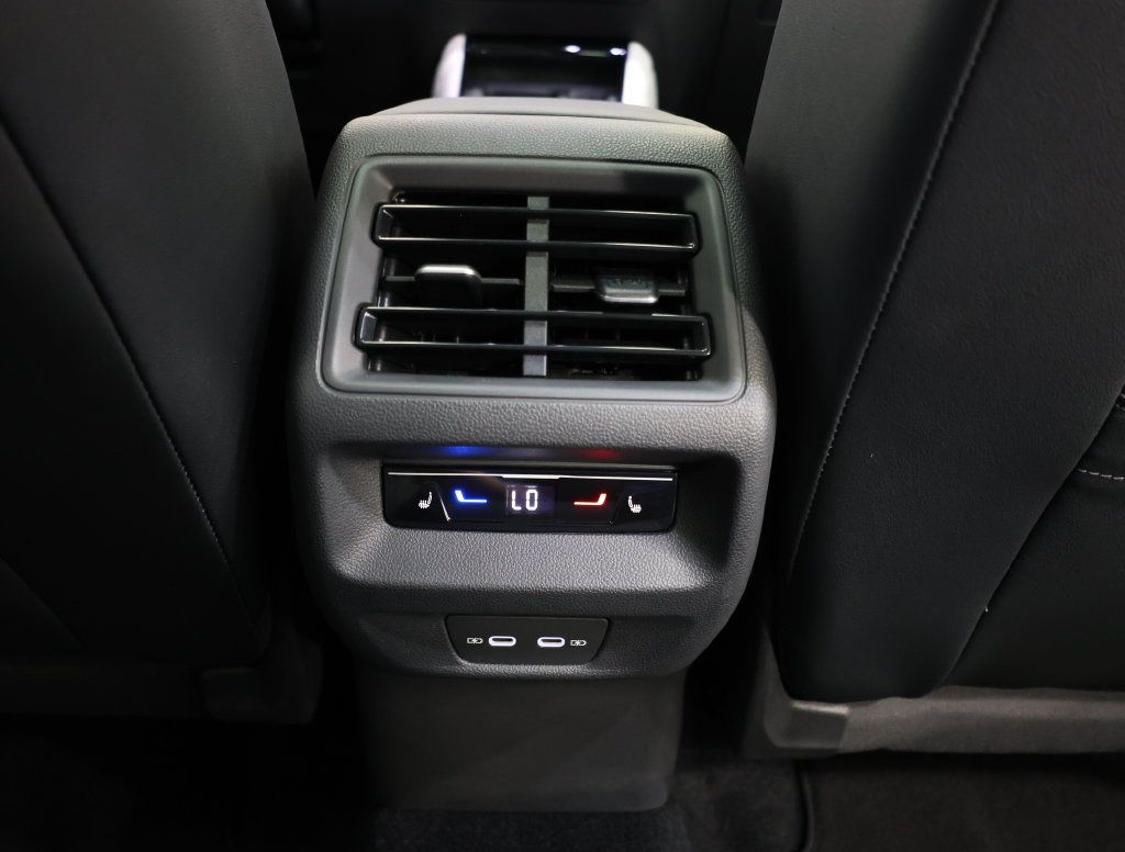 Used 2025 Volkswagen Tiguan SEL R-Line AWD/4WD image 25