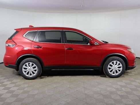 Used 2017 Nissan Rogue S image 11