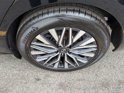 Used 2023 Nissan Altima 2.5 SV FWD image 9