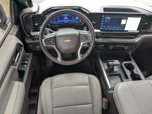 Used 2024 Chevrolet Silverado 1500 LTZ AWD/4WD image 18