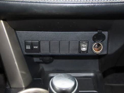 Used 2013 Toyota RAV4 XLE AWD/4WD image 21