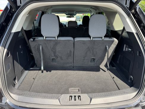 Used 2025 Ford Explorer Active RWD image 14