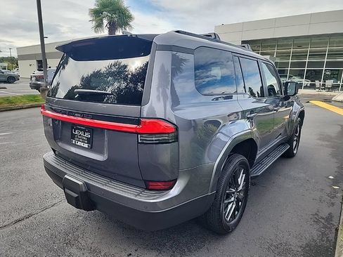 Used 2024 Lexus GX 550 w/ Cold Area Package AWD/4WD image 5