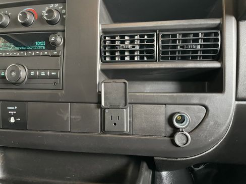 Used 2024 GMC Savana 2500 w/ Driver Convenience Package image 29