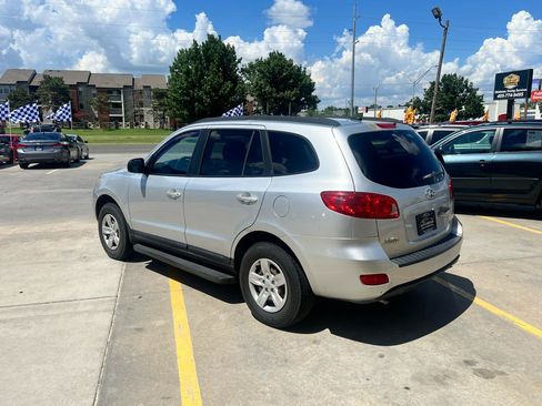Used 2009 Hyundai Santa Fe GLS FWD image 6